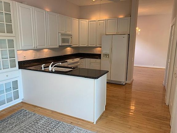 5th image of 1097 Lionsgate Ln