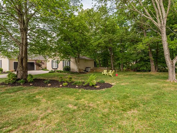 4th image of 630 Glen Willow Dr