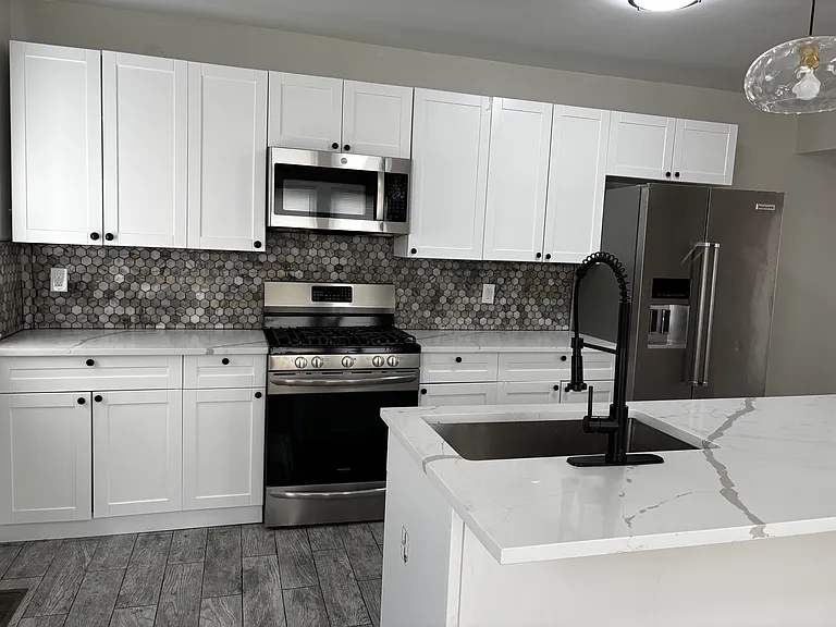 1555 Northwick Rd #1 — Photo 7