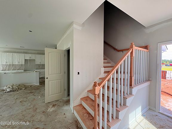 5th image of 377 Brook Dr
