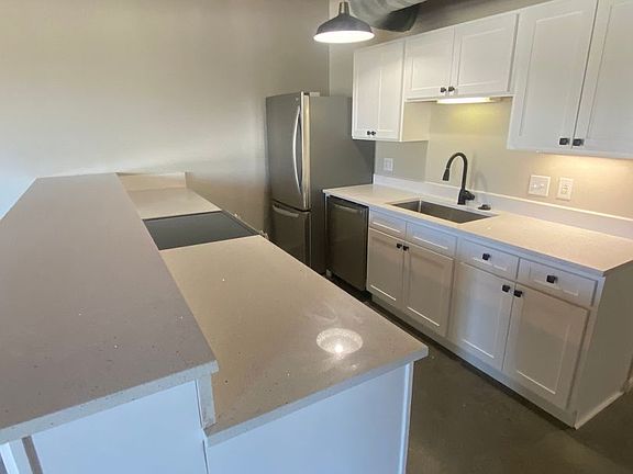 2nd image of 415 N 3rd St #17628667