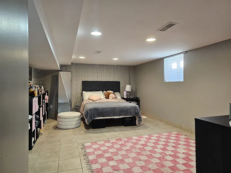 429 Partington Ave — Photo 11