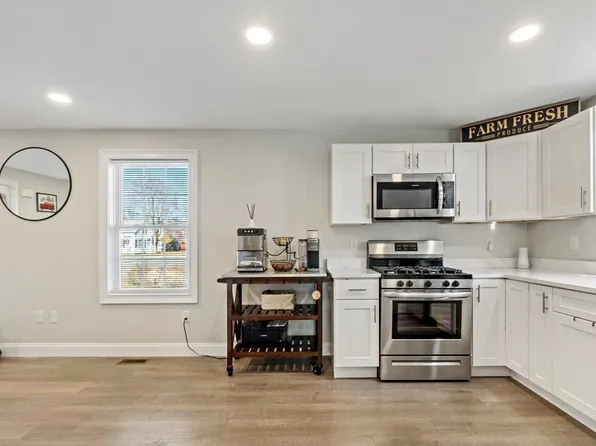 64 Fall River Ave, Seekonk, MA 02771