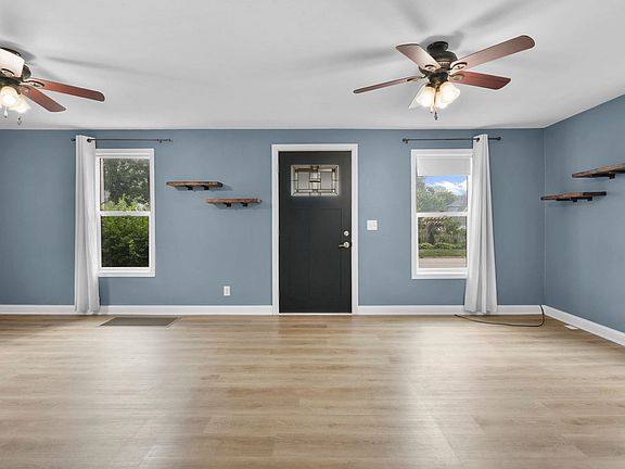 3rd image of 209 Council St