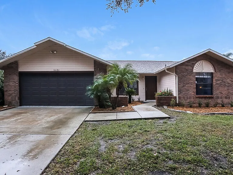 10086 Cheshunt Dr — Photo 1