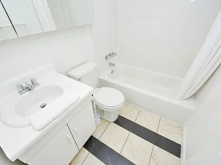 366 W 52nd St #4A — Photo 5
