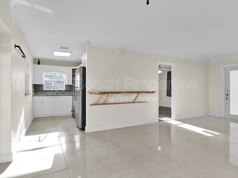 1821 Montague St — Photo 2
