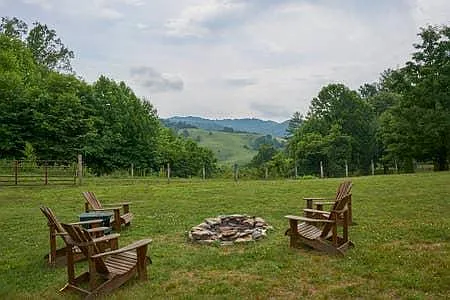 4 bed, 2200 sqft, $2,800 — Photo 4