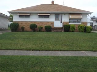 15801 Rowena Ave, Maple Heights, OH 44137