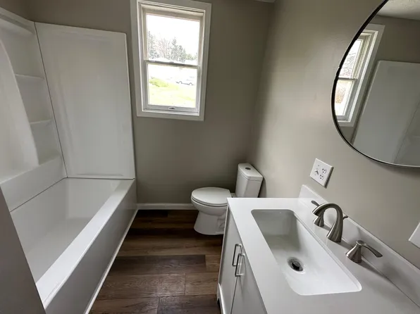 511 Clinton St, Martins Ferry, OH 43935