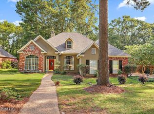 127 Oakmont Dr, Madison, MS 39110