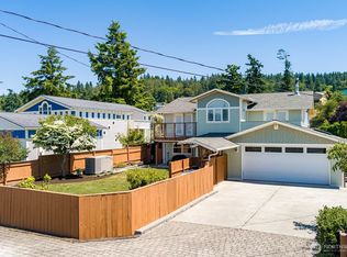 8171 Sandy Hook Drive, Clinton, WA 98236