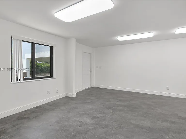 5980 SW 40th Ave #E — Photo 8