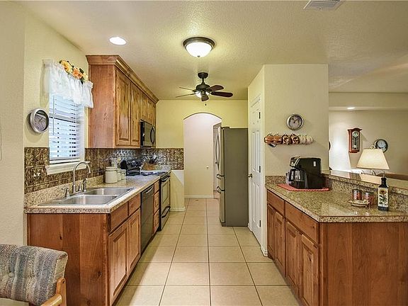 4th image of 1326 Laredo Dr