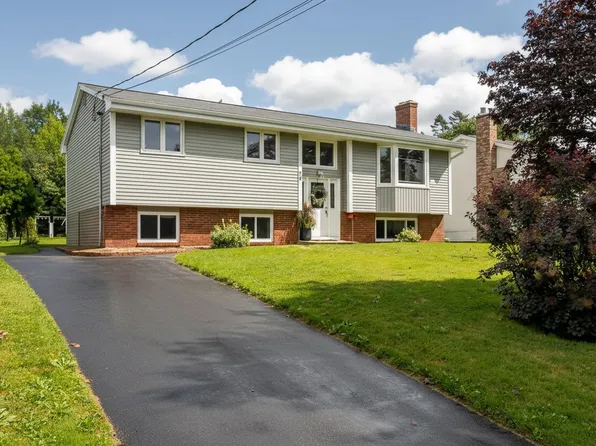 20 Parkland Ave, Cole Harbour, NS B2V 1M8