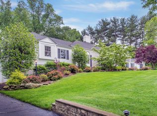 21 Grandview Dr, Holmdel, NJ 07733