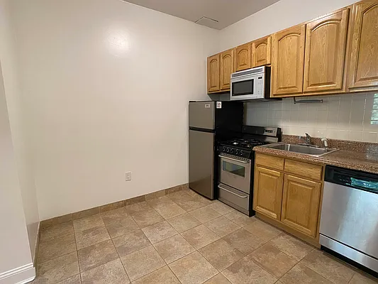 Rented by Tourma Realty LLC | media 11