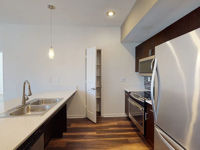 Residences at the Domain — Photo 83