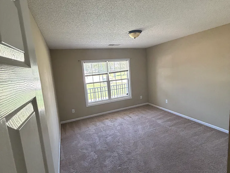 217 Windsorcrest Rd — Photo 10