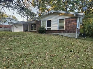 13755 Old Halls Ferry Rd, Florissant, MO 63033
