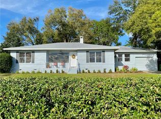 1011 N Lake Howard Dr, Winter Haven, FL 33881