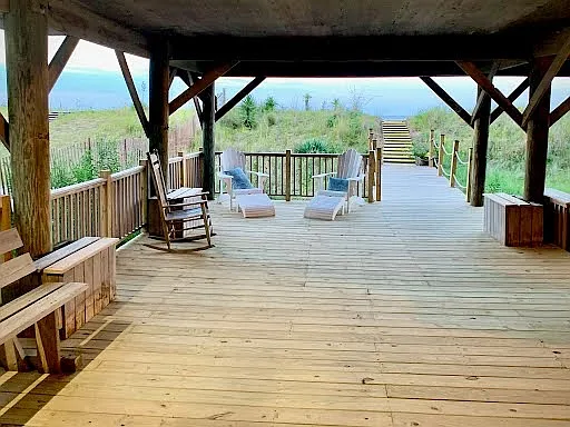 736 West Ocean View Avenue — Photo 1