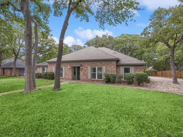 3809 Wimbleton Ct, Bedford, TX 76021