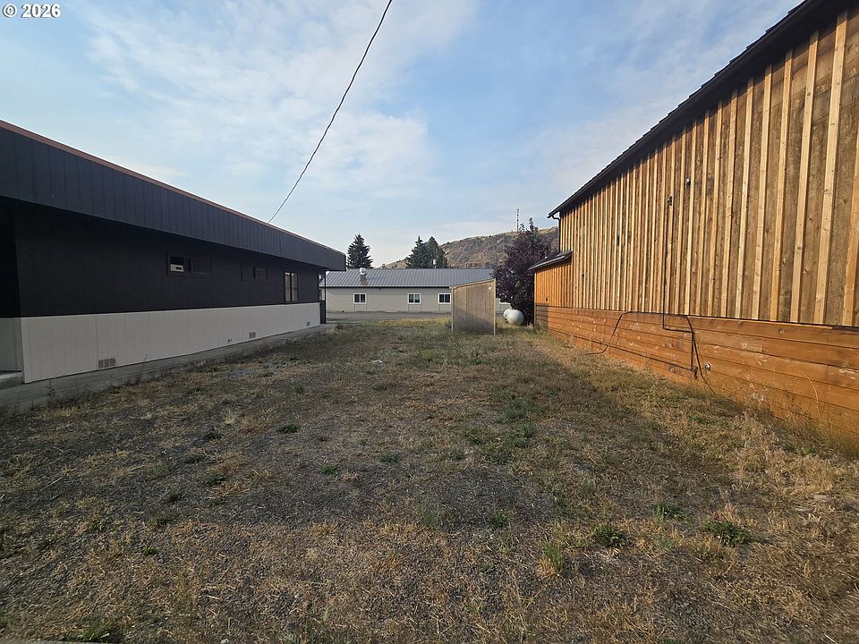2nd image of E 1st St