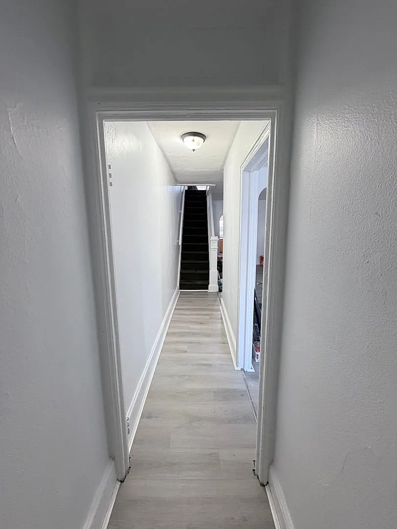 415 Hudson St — Photo 3