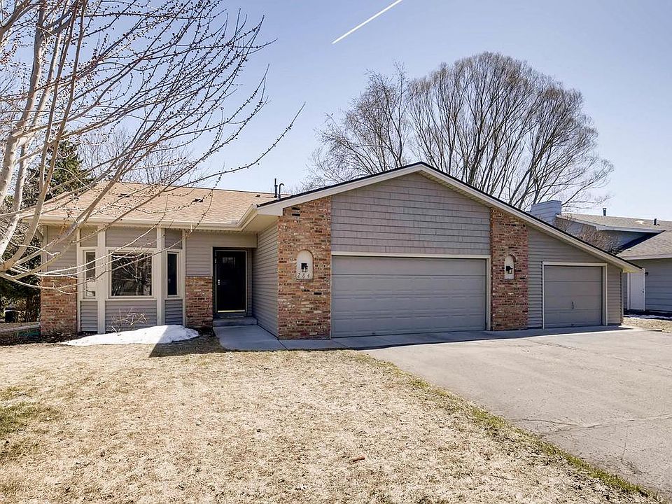 1st image of 284 Oakwood Dr