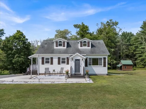 669 Oak Hill Rd, Binghamton, NY 13901