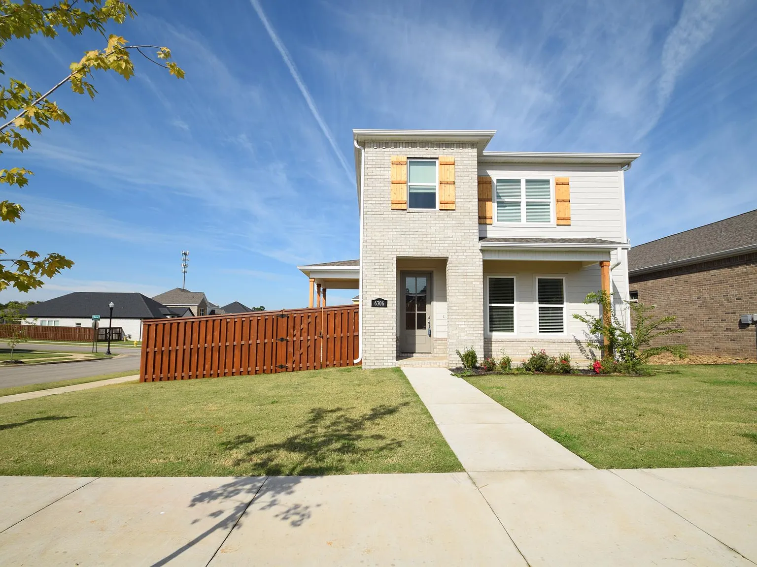 4 bed, 3.5 bath, 2587 sqft, $2,750 — Photo 1