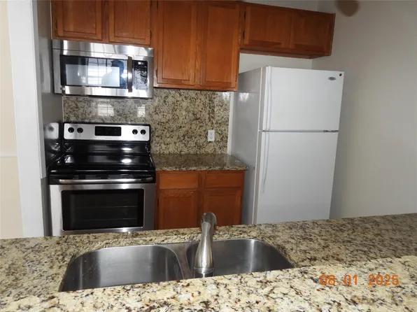 2300 Leon St APT 202, Austin, TX 78705