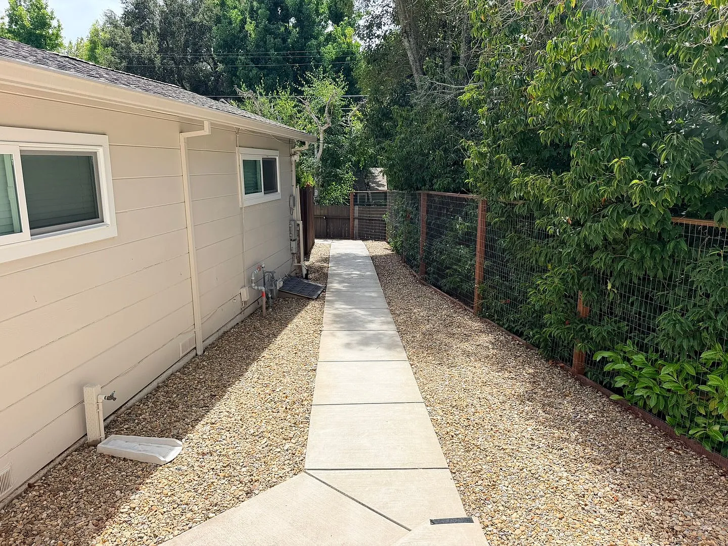 Charming Detached 1-Bedroom Approximately 400 Sq. ft. Cottage in Orinda — Photo 3