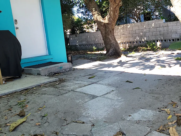 View of the rear entry / Front door