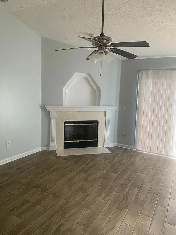 4 bed, 2.0 bath, 1750 sqft, $1,985 — Photo 2