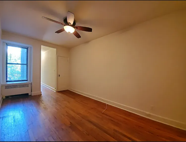 225 West 15th Street — Photo 2