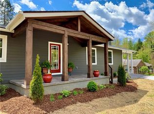 17 Grove St, Brevard, NC 28712