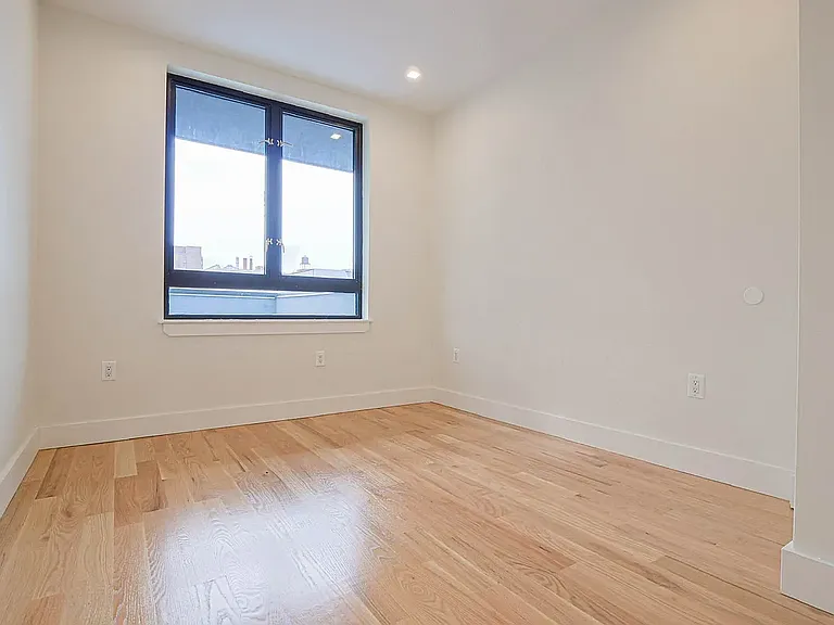 104 E 51st St #4A — Photo 6