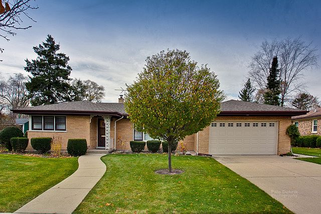1st image of 105 W Berkshire Ln