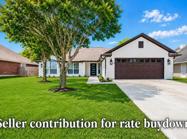 318 Landsburg Ln, College Station, TX 77845