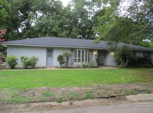 1102 Chicot Dr, Dermott, AR 71638