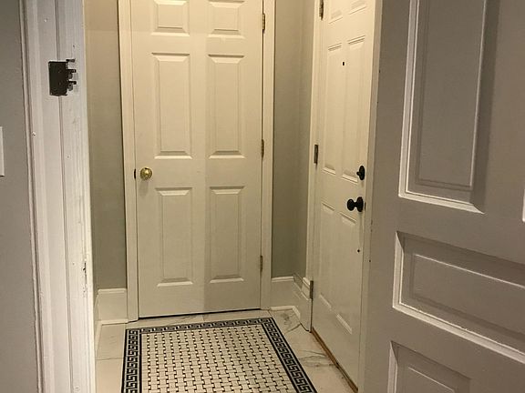 5th image of 1748 N Wolcott Ave #G
