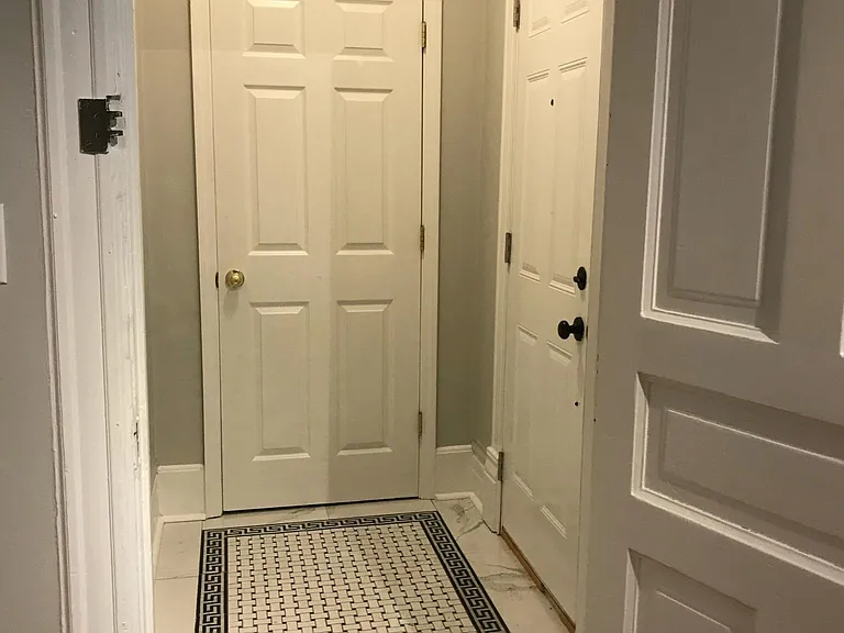 1748 N Wolcott Ave #G — Photo 5