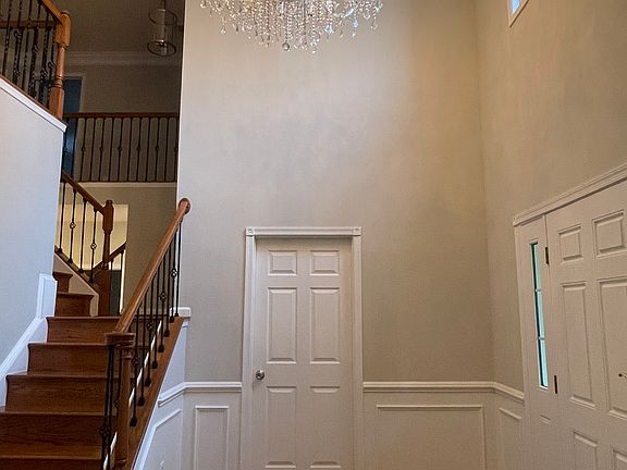 5th image of 25897 Donovan Dr
