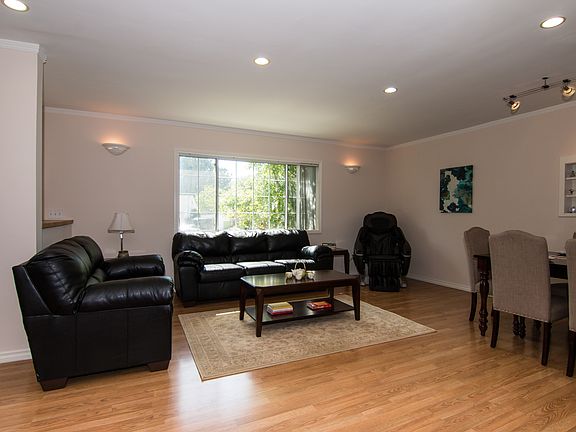 3rd image of 2256 Luana Ln