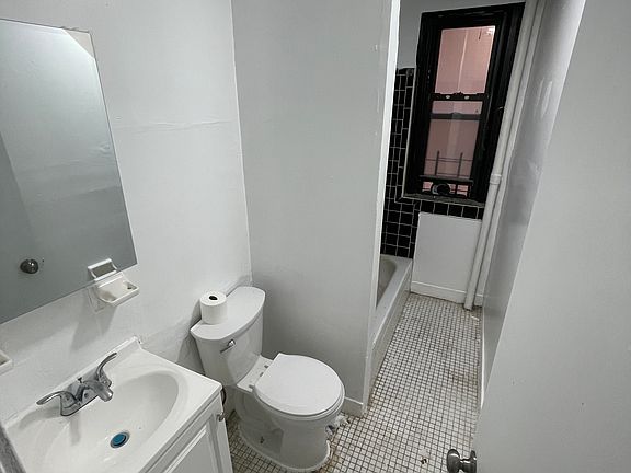 5th image of 1125 Findlay Ave APT 3S