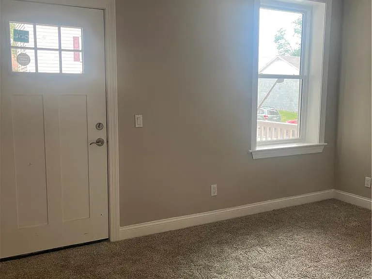 139 S Main St — Photo 15