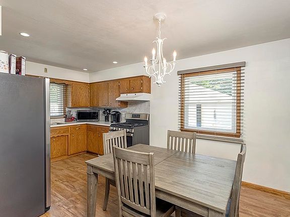 4th image of 2402 Evanston Dr