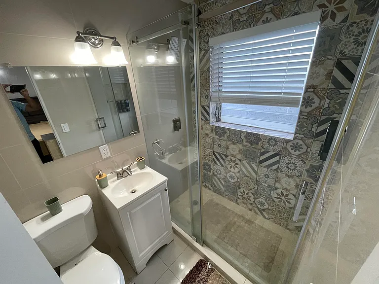 1708 NE 20th Ave #3 — Photo 4